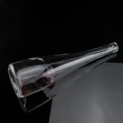 锥形丝网印刷伏特加威士忌玻璃瓶，750毫升，含超级火石玻璃