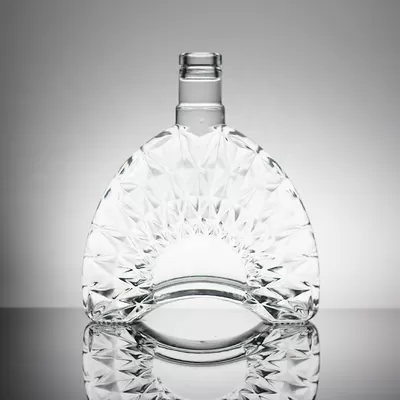 为葡萄酒爱好者和鉴赏家定制形状的Beauty Female 玻璃瓶